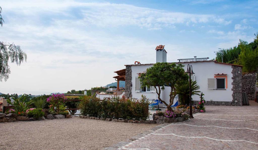 Relais Maison De Charles Acomodação com café da manhã Ísquia Exterior foto